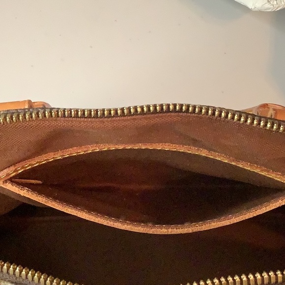 Louis Vuitton Alma - Picture 8 of 14